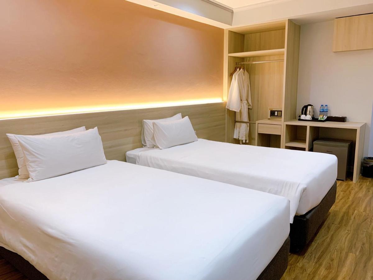 Miloft Sathorn Hotel - Sha Plus Certified Bangkok Exterior foto Deluxe Twin Room
