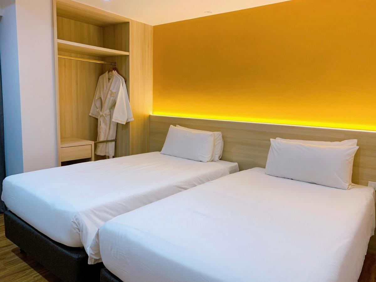 Miloft Sathorn Hotel - Sha Plus Certified Bangkok Exterior foto Deluxe Twin Room